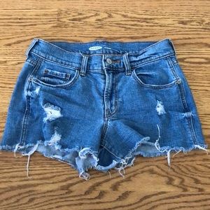 Mid-Rise Distressed Boyfriend Jean Cut-Off shorts